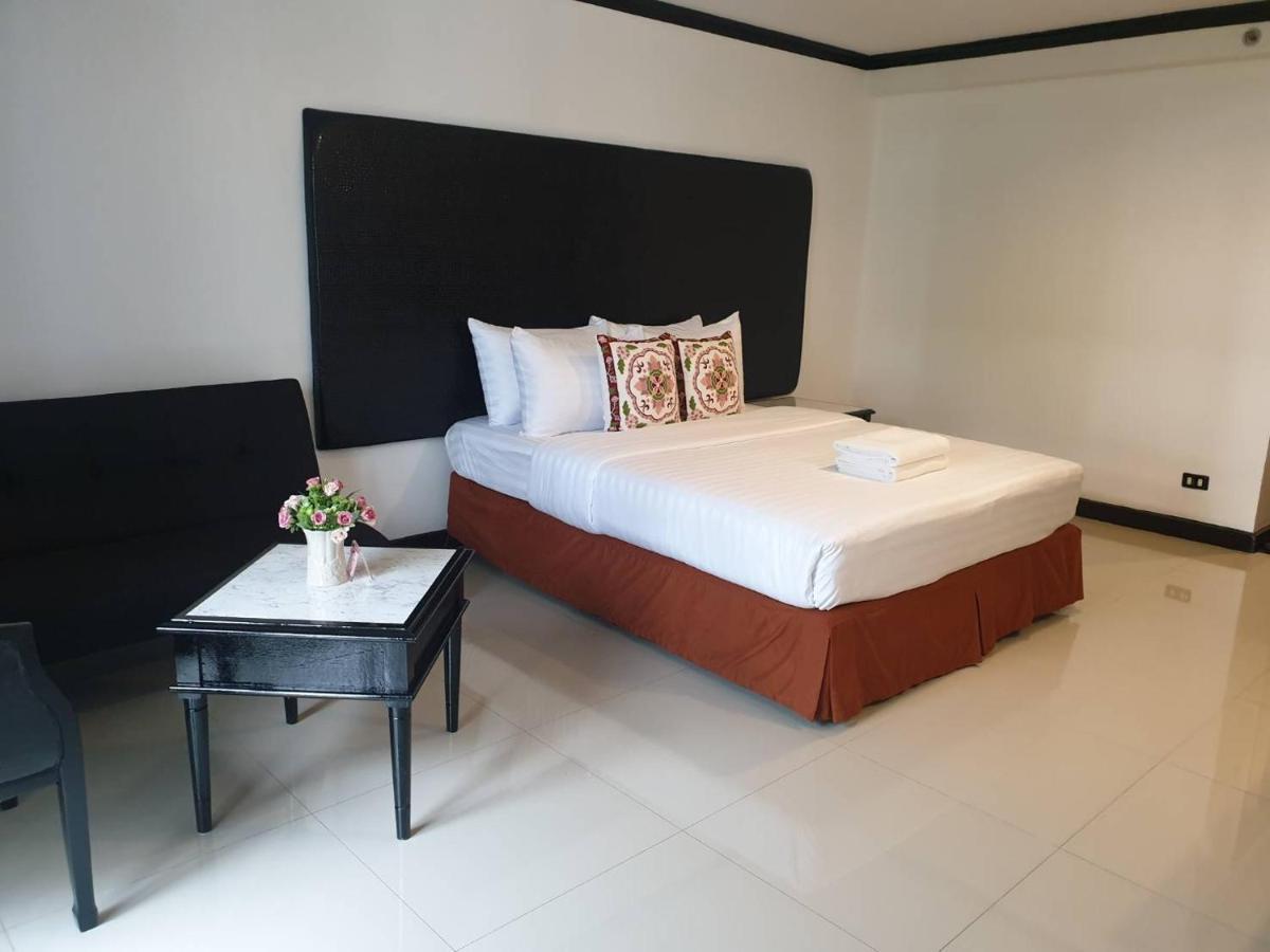 Town In Town Gardent Resort Bangkok Exterior photo