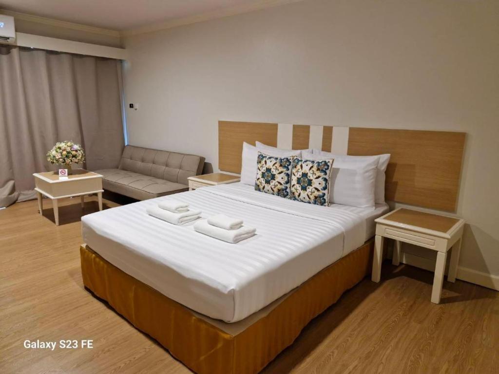 Town In Town Gardent Resort Bangkok Exterior photo